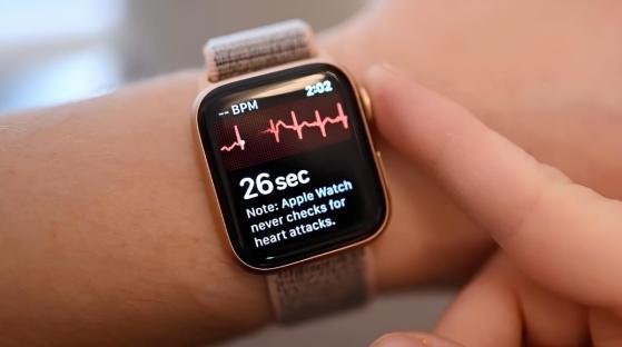 Apple Watch, EKG Özelliği ile Hamile Bir Kadın ve Bebeğini Kurtardı