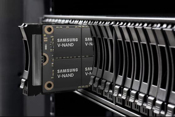 Samsung, Dünyanın İlk Petabyte SSD’si İçin Çalışmalara Başladı