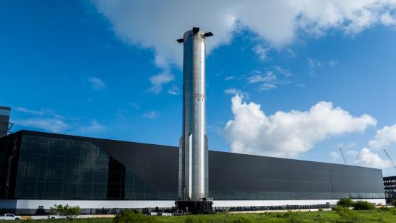 SpaceX, Beşinci Starship Uçuşu ve Kule Yakalama Testleri için İlk Onayı Aldı