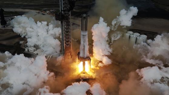 SpaceX, Starship Super Heavy Yakalama Kulesinin Test Görüntülerini Paylaştı